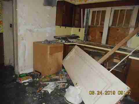 5911 Eastlawn (20)_m.jpg